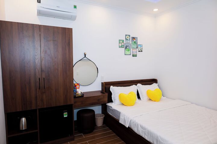 Room 11 of 23