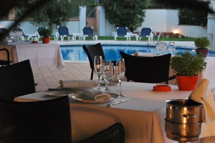 Pool Hotel