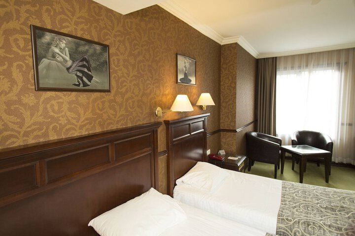 Room 70 of 114