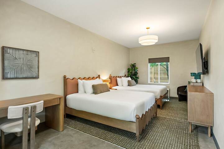 Room 16 of 73