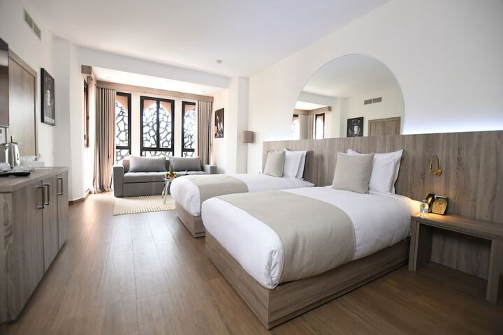 Room 32 of 105