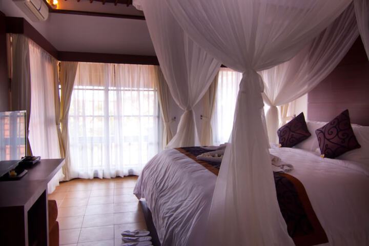 Room 8 of 47