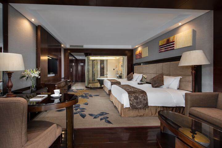 Room 13 of 65