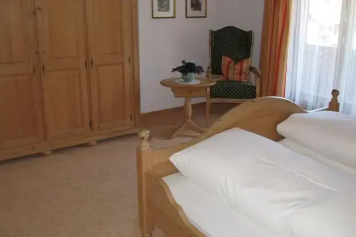 Room 3 of 12