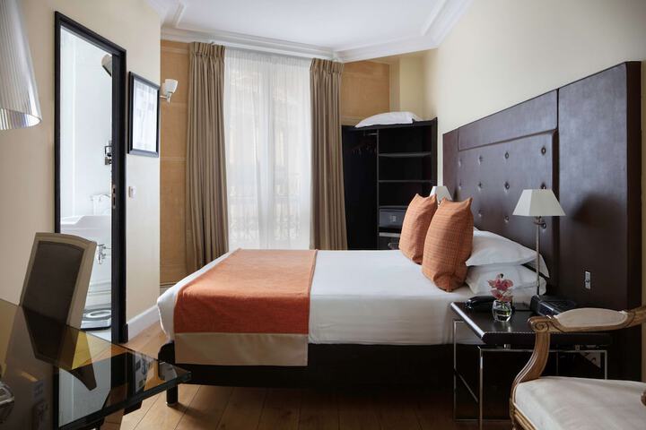 Room 11 of 63