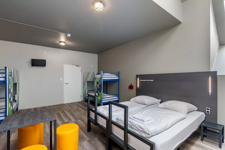Room 16 of 72