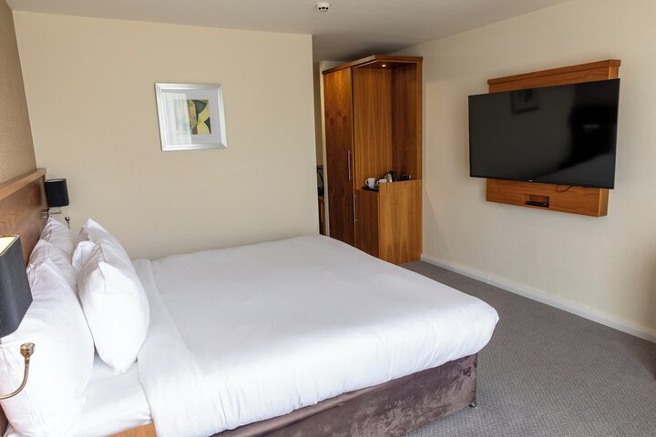 Room 52 of 292