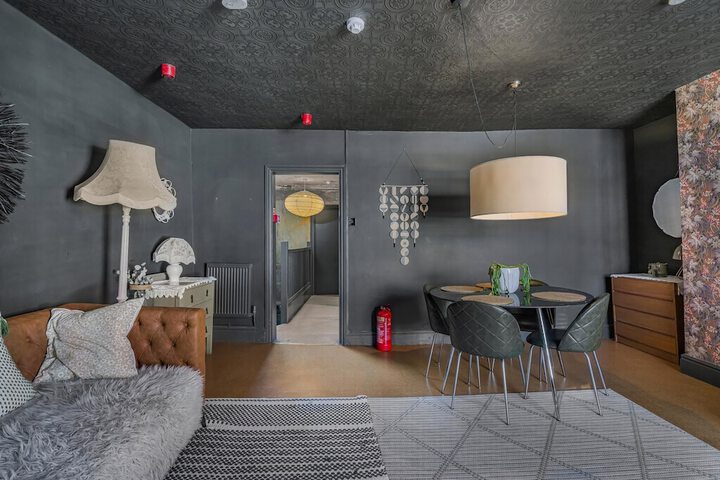 Room 34 of 51
