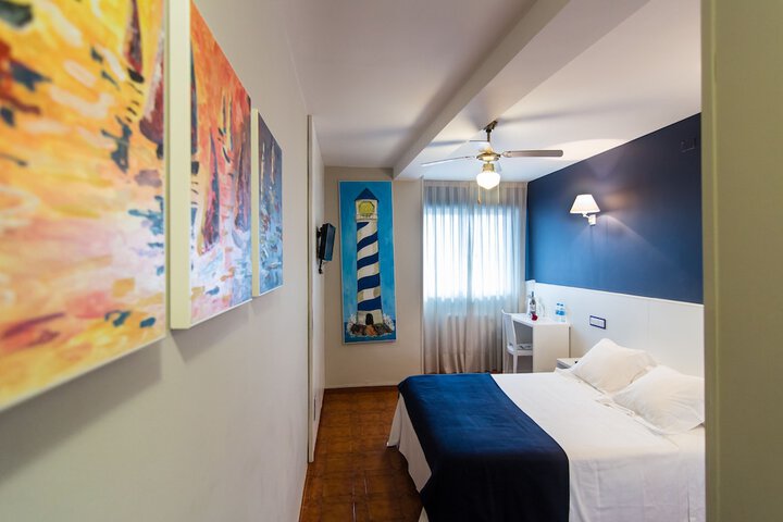 Room 9 of 45