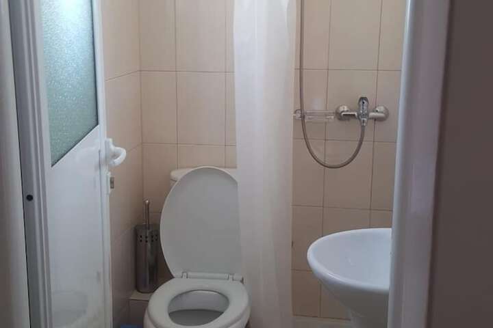 Room 33 of 51