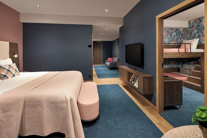 Room 45 of 112