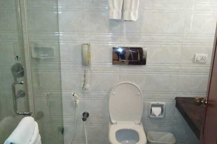 Room 20 of 38