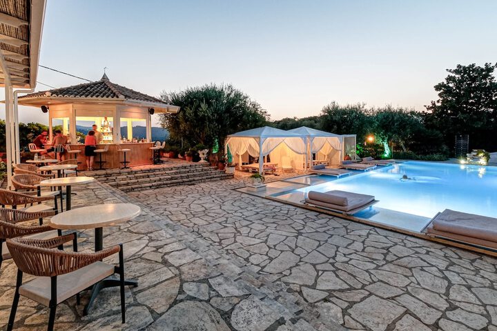 Hotel Pool