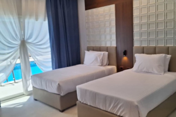 Room 34 of 63