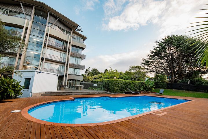 Pool 55 of 100