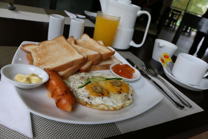 Breakfast/Coffee Service 55 of 86