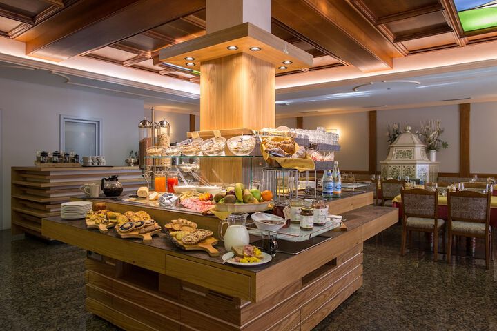 Breakfast/Coffee Service 27 of 32