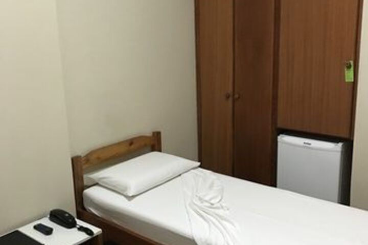 Room 10 of 30
