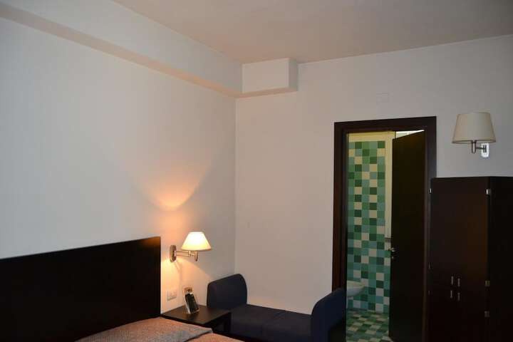 Room 17 of 52