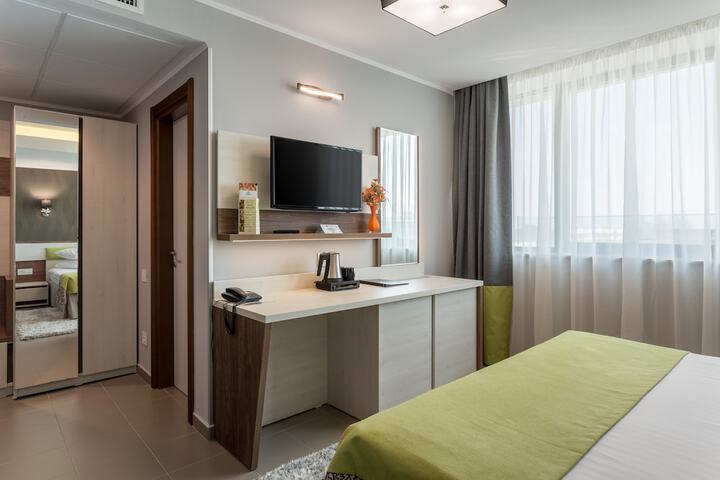 Room 17 of 52