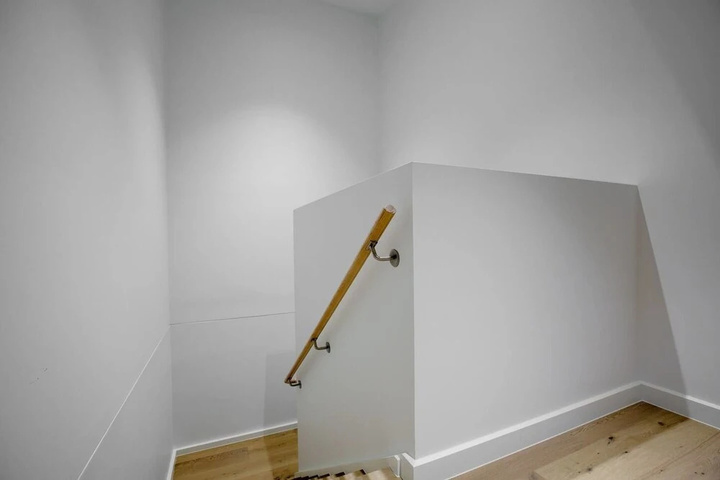 Room 11 of 15