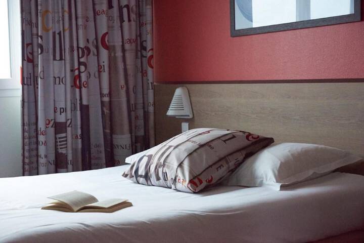 Room 8 of 19