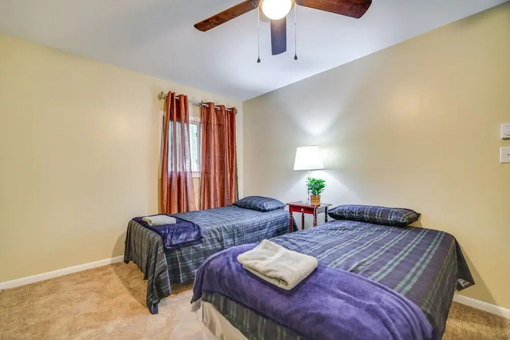 Room 3 of 20