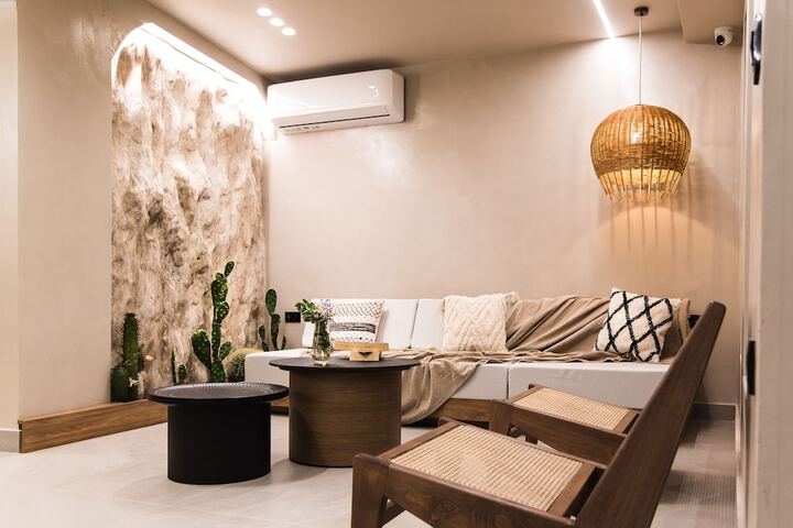 Entrance & Lobby