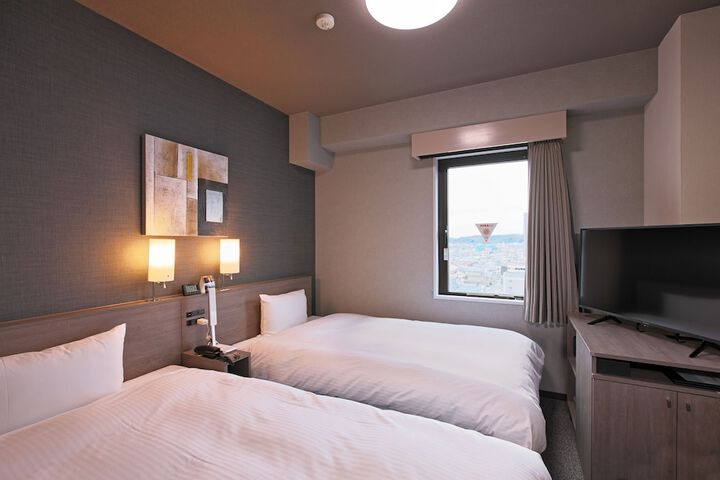 Room 7 of 20