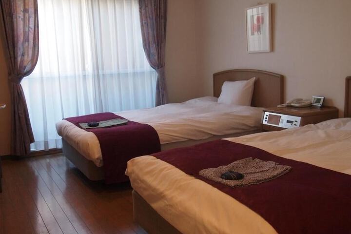 Room 5 of 27