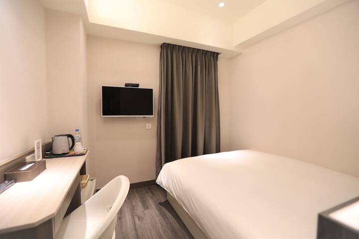Room 14 of 79