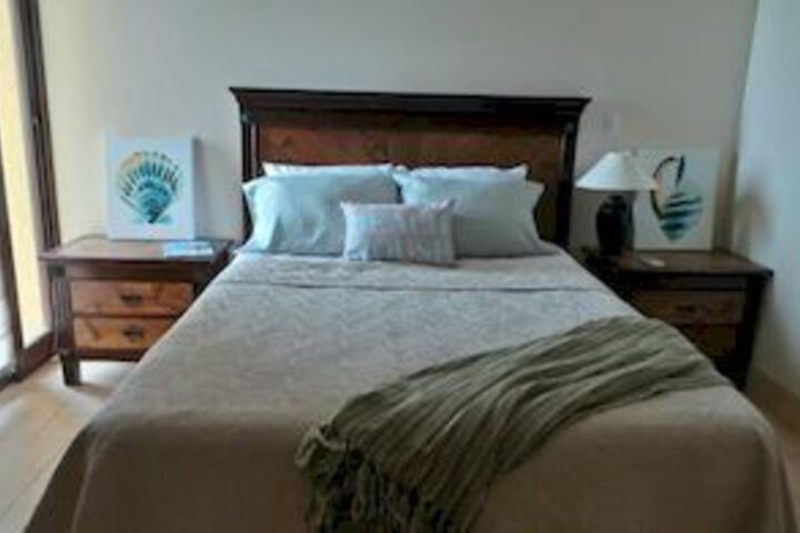 Room 13 of 20