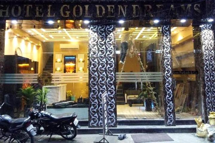 HOTEL GOLDEN DREAMS