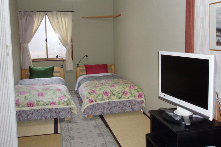Room 15 of 77