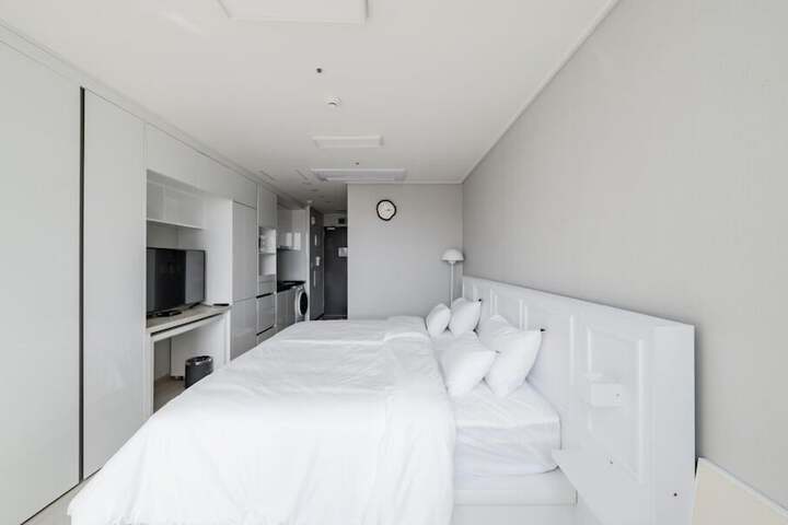Room 56 of 90