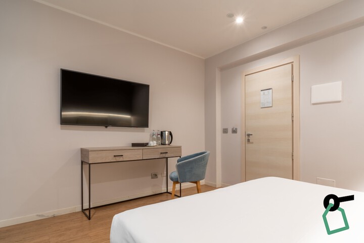 Room 9 of 44
