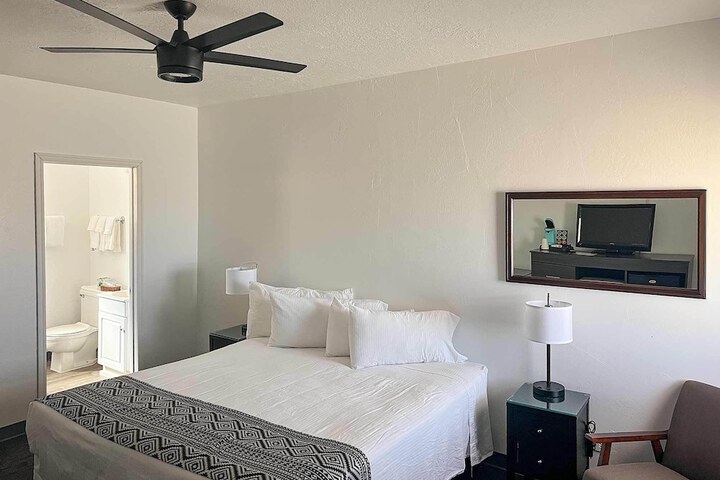 Room 34 of 81