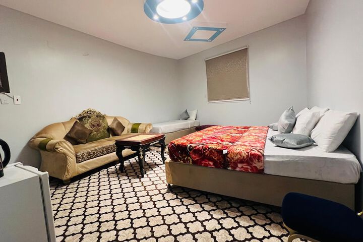 Room 4 of 14