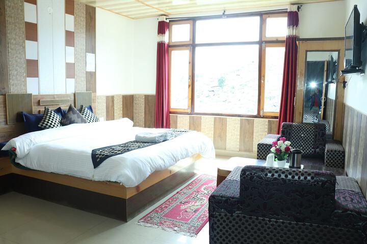 Room 5 of 20