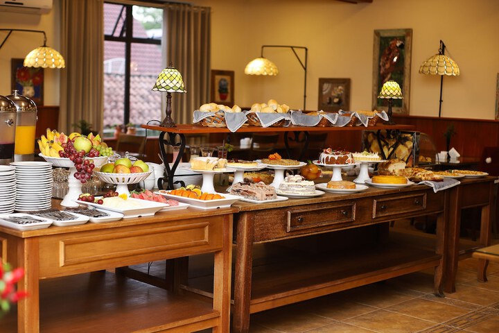 Breakfast/Coffee Service 84 of 95