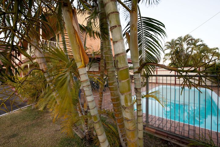 Pool 44 of 51
