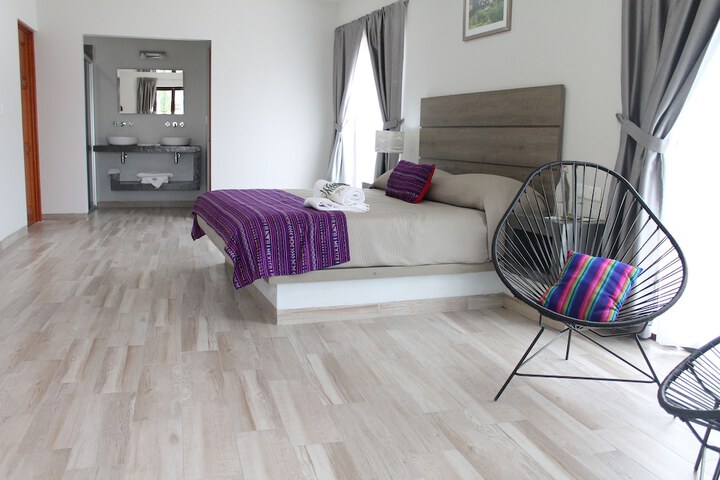 Room 3 of 32