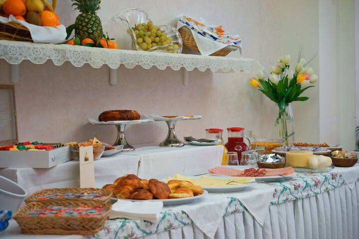 Breakfast/Coffee Service 174 of 201