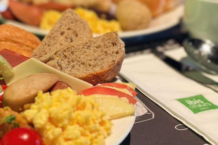 Breakfast/Coffee Service 19 of 45