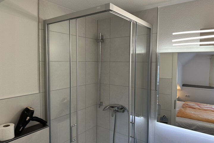 Room 72 of 109