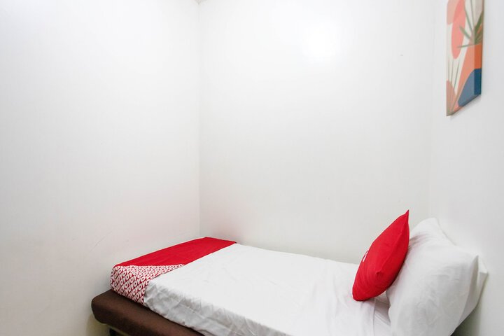 Room 12 of 38