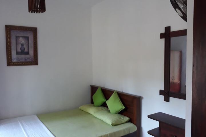 Room 5 of 25