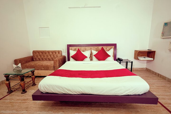 Room 7 of 28