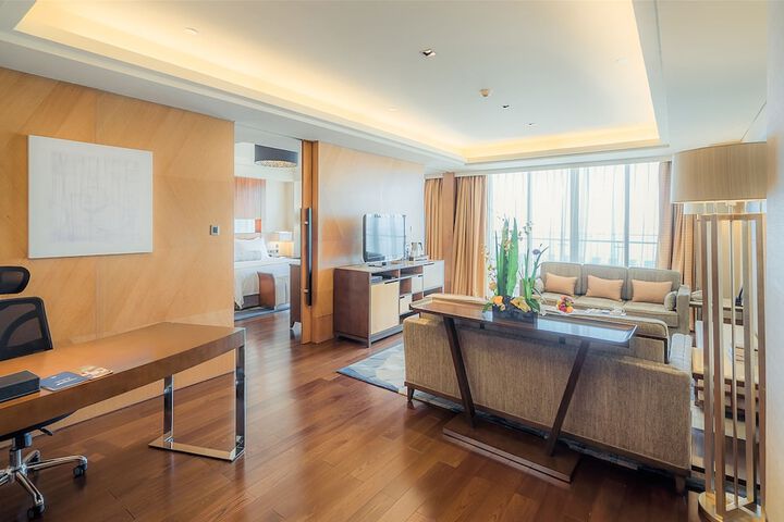 Room 15 of 48
