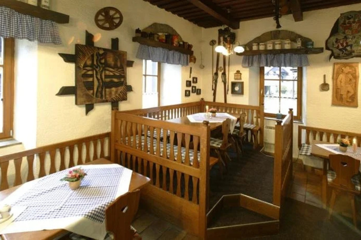 Dining 14 of 15